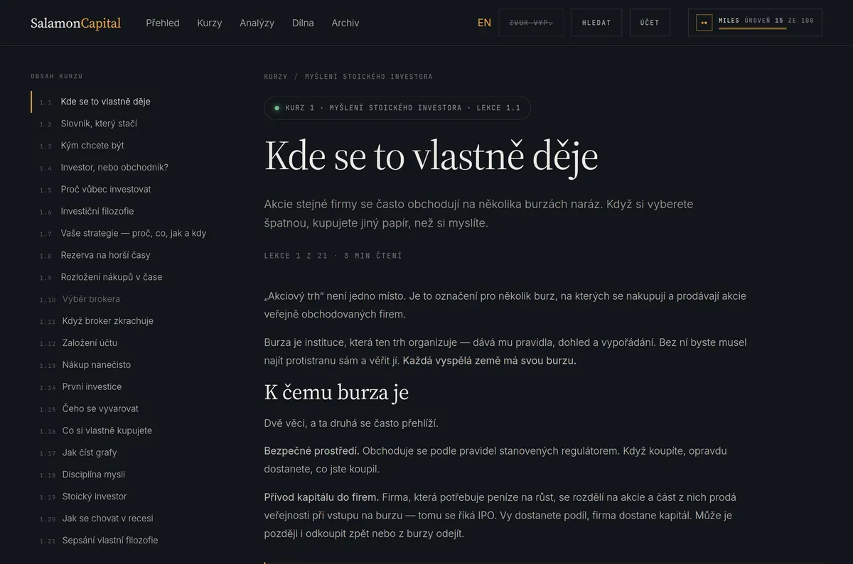 Lekce v klientské sekci: osnova kurzu vlevo, text lekce vpravo, nahoře odhad doby čtení.